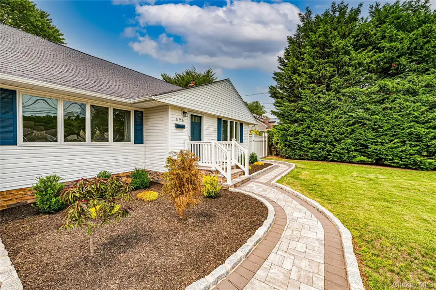 696 Peter Paul Drive, West Islip, NY 11795 - #2