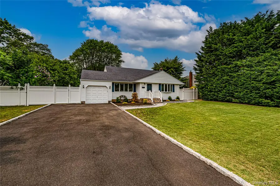 696 Peter Paul Drive, West Islip, NY 11795 - #3