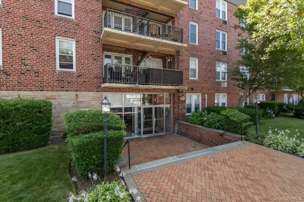 60 Hempstead Avenue #2C, Lynbrook, NY 11563