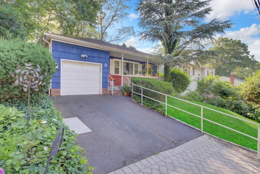 6 Hilton Court, Huntington, NY 11743 - #3