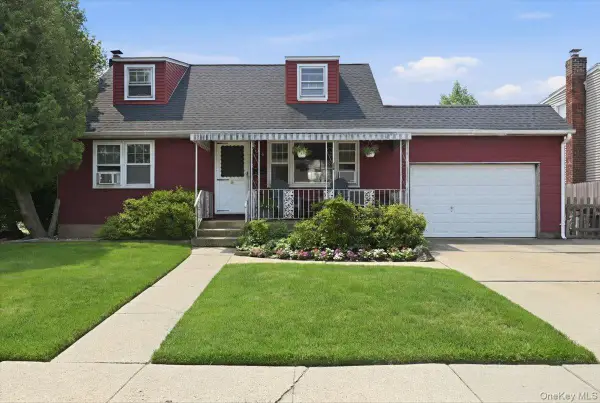 256 N Beech Street, Massapequa, NY 11758