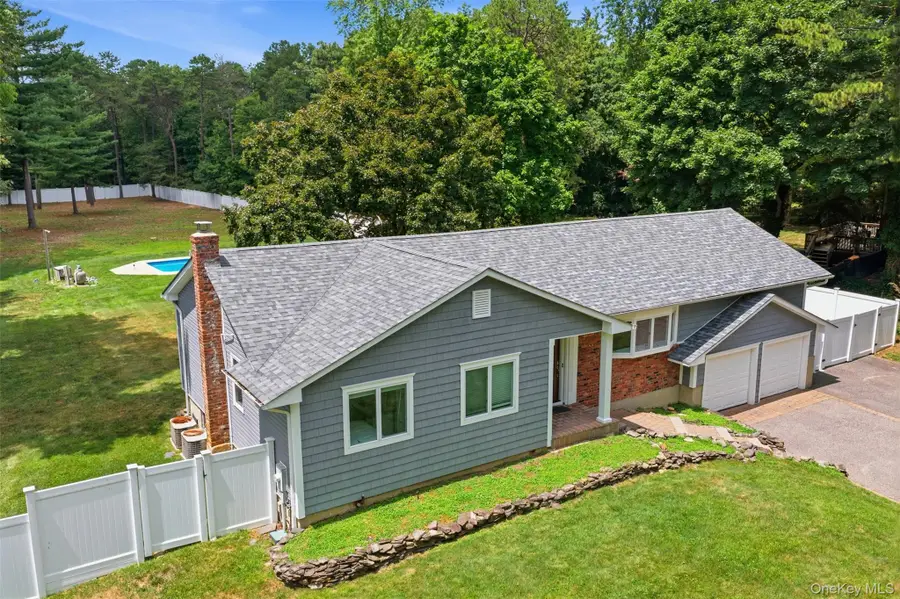18 Millet Street, Dix Hills, NY 11746 - #3