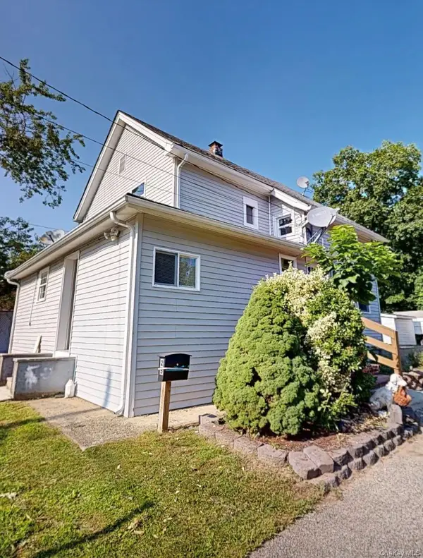 25 William Street, Central Islip, NY 11722