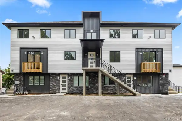 13 Gwen Lane #202, Monsey, NY 10952
