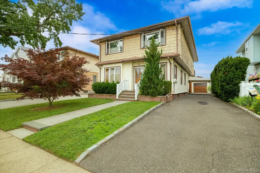 49 Roosevelt Court, Westbury, NY 11590 - #2