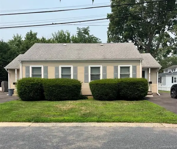 15 Cedar Street, Amityville, NY 11701