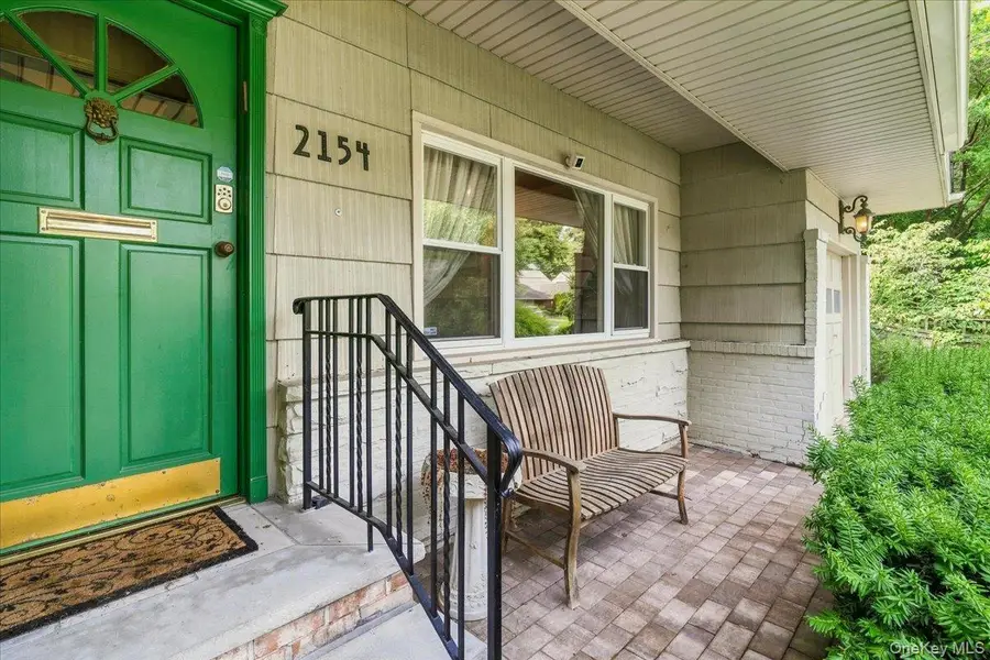 2154 Marion Avenue, Merrick, NY 11566 - #2
