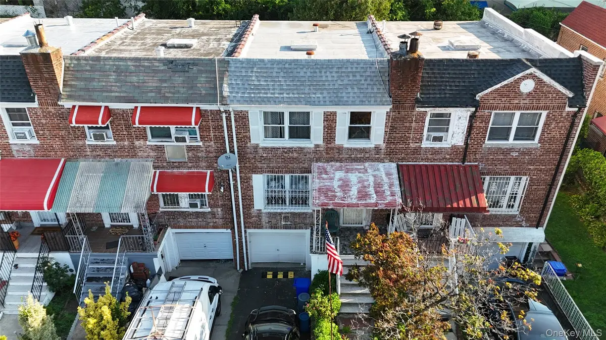 935 Magenta Street, Bronx, NY 10469 - #1