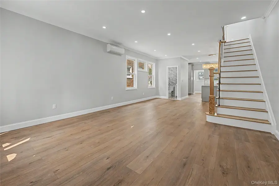 9431 239th Street, Floral Park, NY 11001 - #3