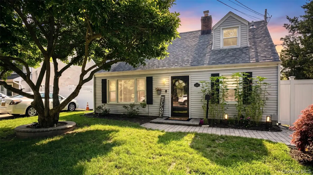 520 Riverside Avenue, Massapequa, NY 11758 - #1
