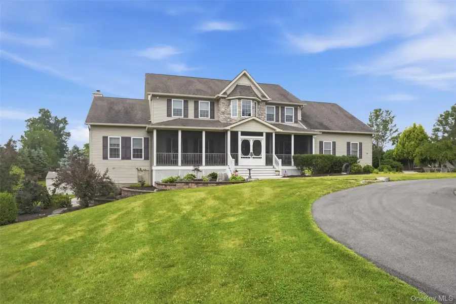 161 Bergen Circle, Slate Hill, NY 10973 - #2