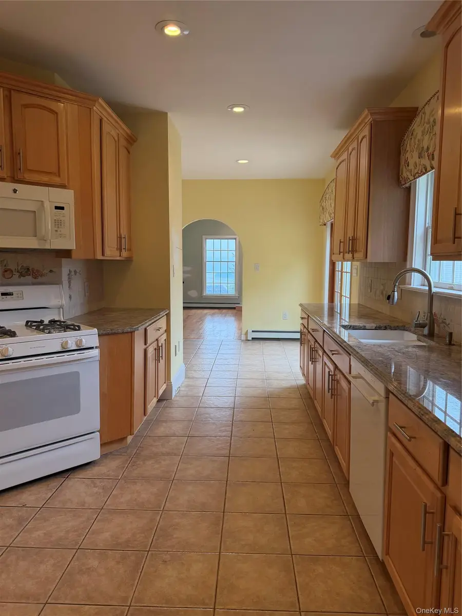 5 Gualtiere Lane, Ossining, NY 10562 - #3