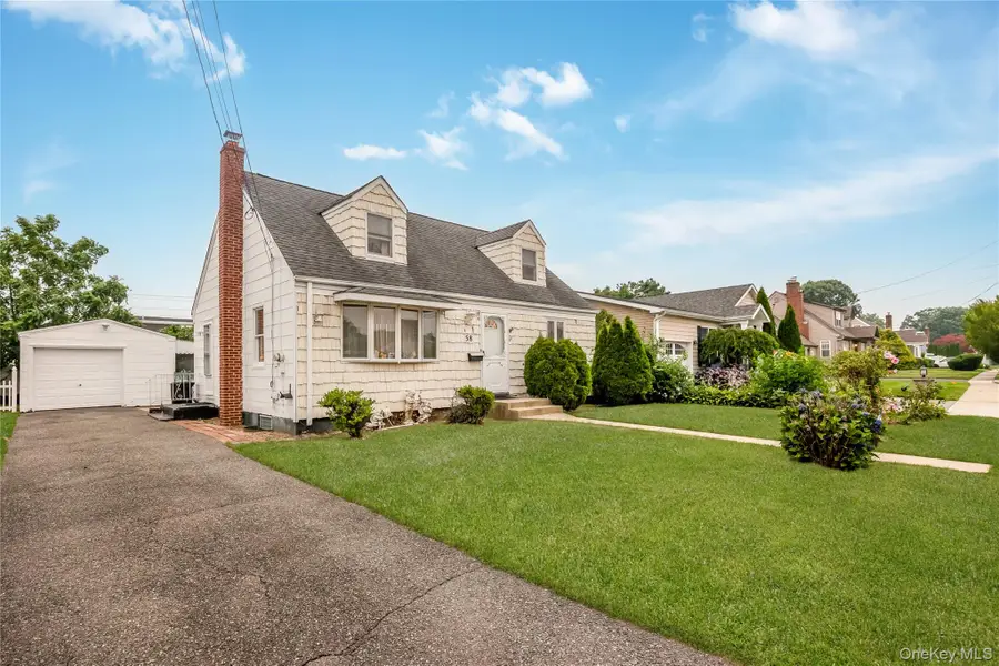 58 S Crescent Drive, Farmingdale, NY 11735 - #2