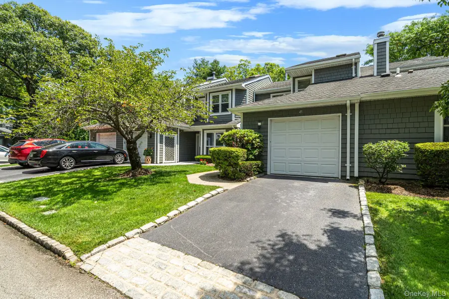 45 Madder Lake Circle, Commack, NY 11725 - #3