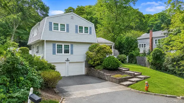 35 Sanford Street, Huntington Station, NY 11746