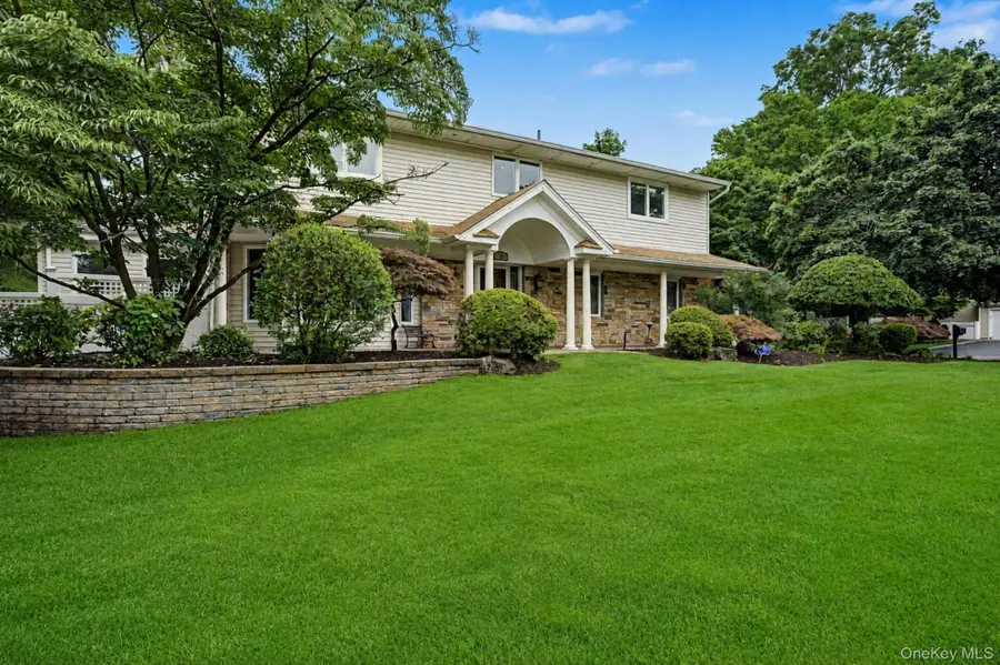 6 Field Daisy Lane, East Northport, NY 11731 - #3