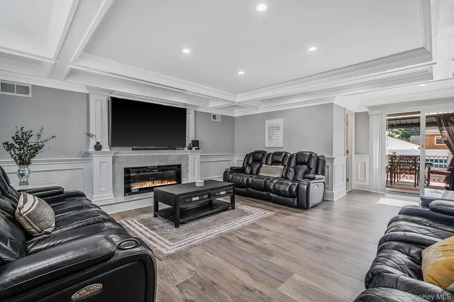 18 Worden Place, West Babylon, NY 11704 - #3