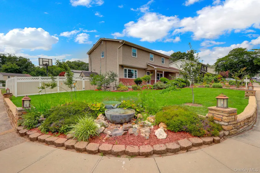 2 Fairhaven Drive, Wheatley Heights, NY 11798 - #2