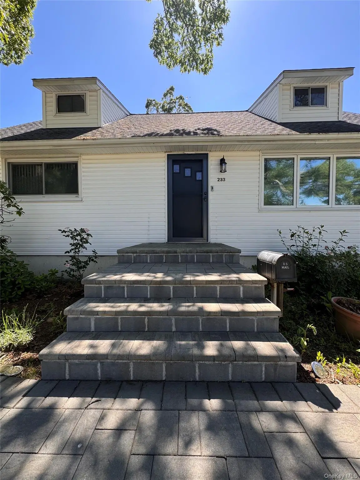 233 S 15th Street, Lindenhurst, NY 11757 - #1