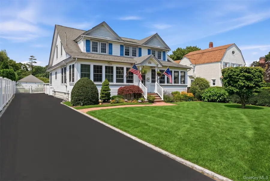 11 Hampton Street, Sayville, NY 11782 - #2