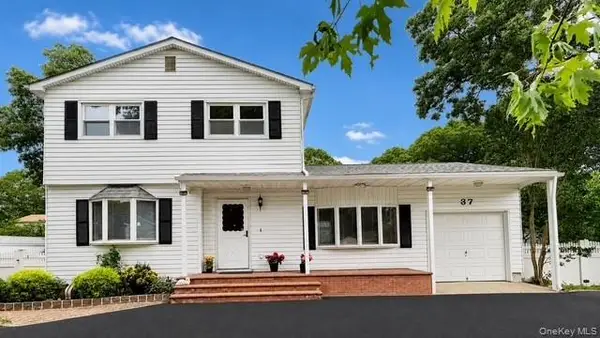 37 Hampton Avenue, Mastic, NY 11950