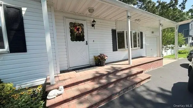 37 Hampton Avenue, Mastic, NY 11950 - #3