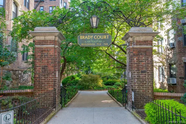 756 Brady Avenue #609, Bronx, NY 10462