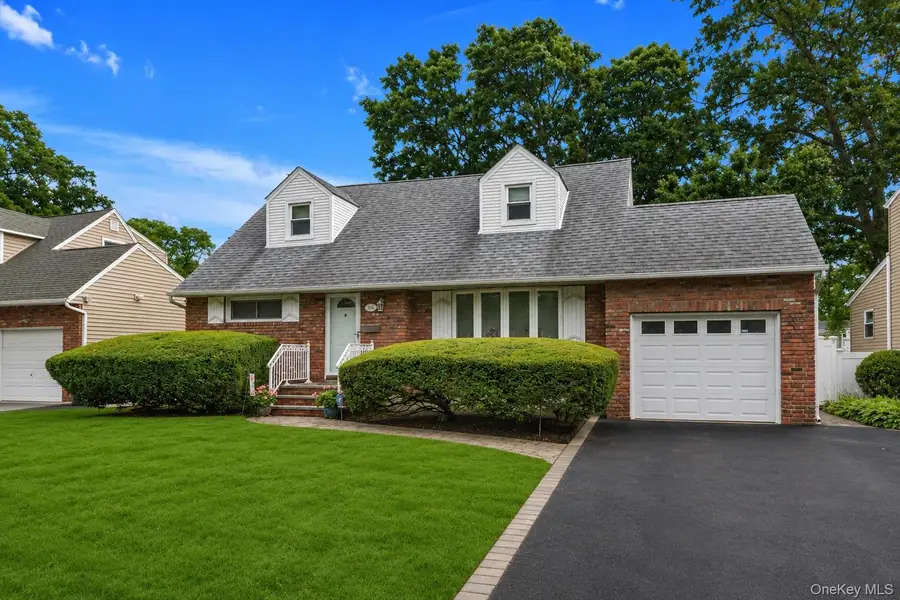 1812 Gormley Avenue, Merrick, NY 11566 - #2