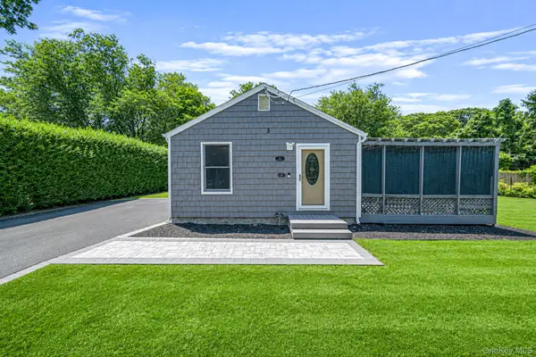 3 Bay Lane, Brookhaven, NY 11719