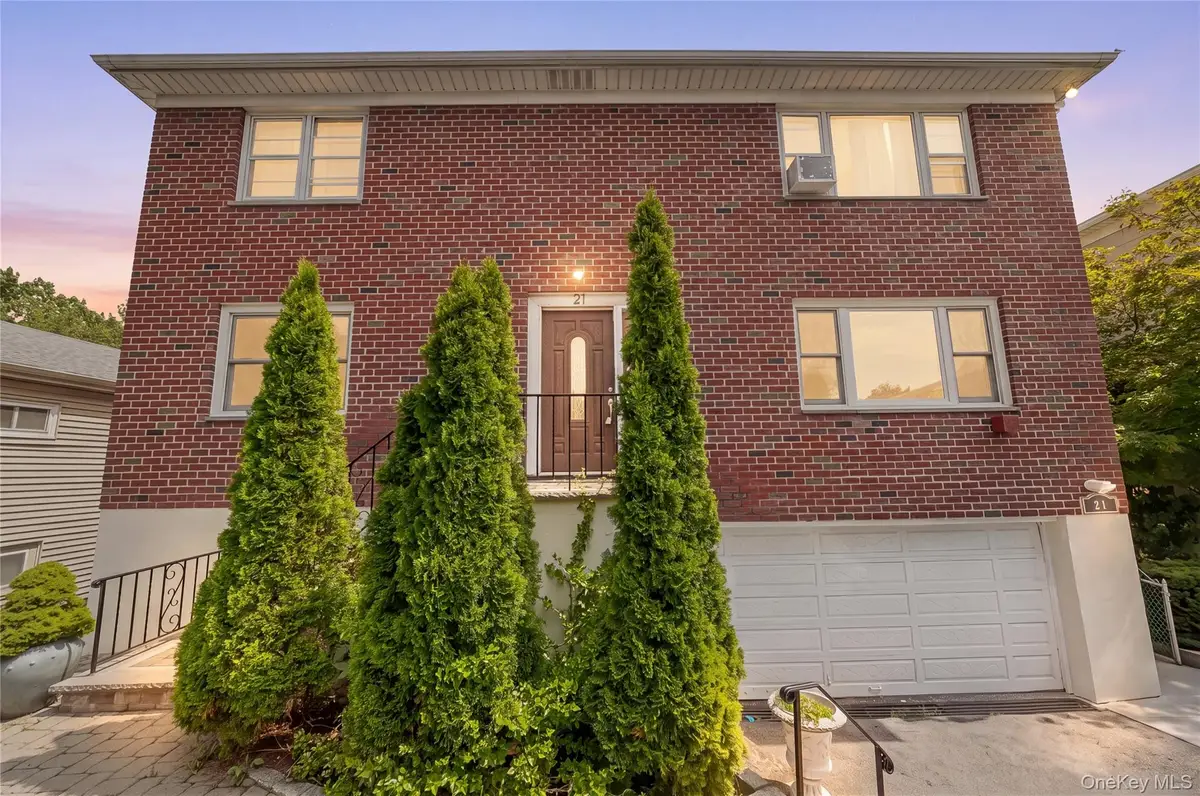 21 Bryn Mawr Place, Yonkers, NY 10701 - #1