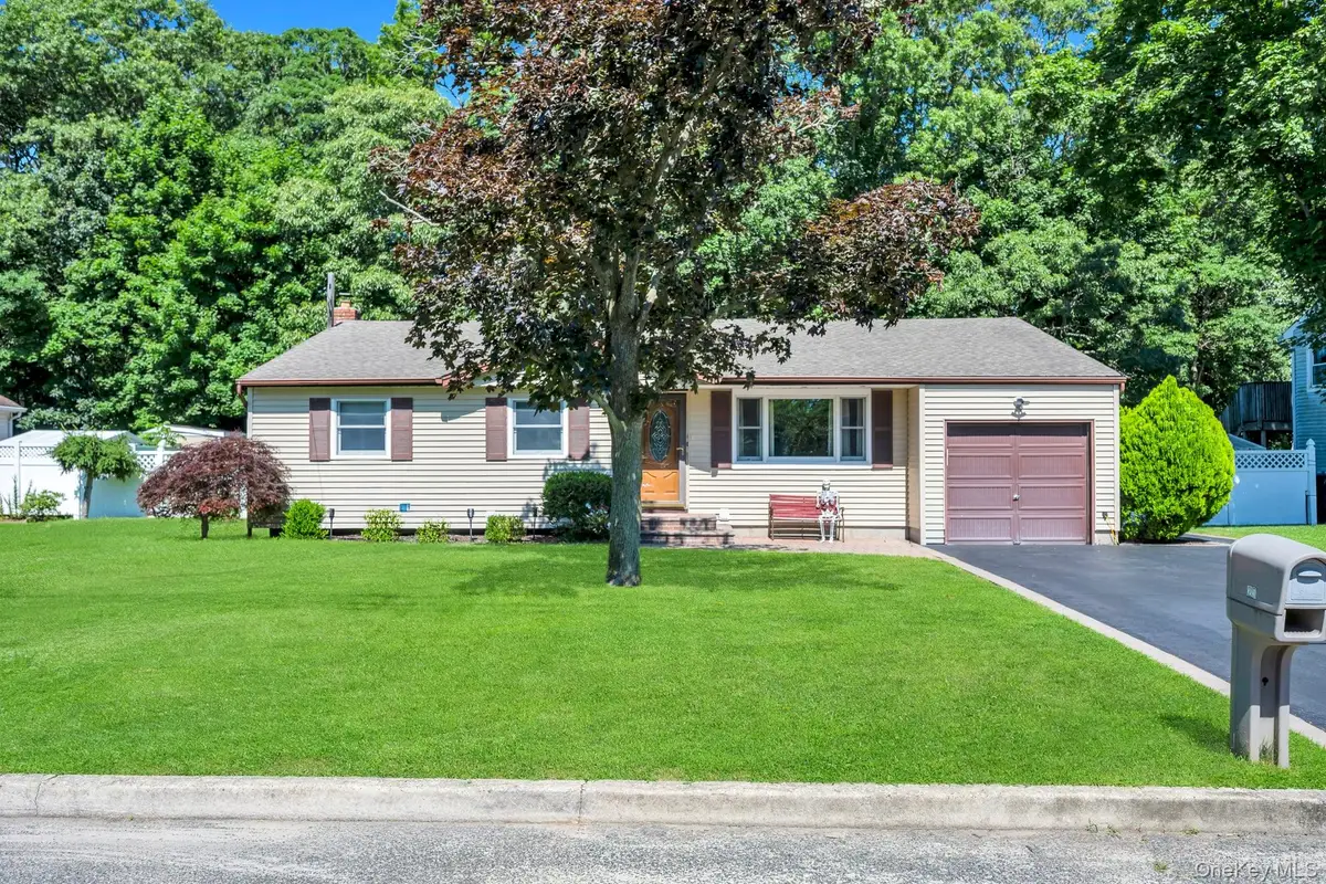 25 Walter Drive, Nesconset, NY 11767 - #1