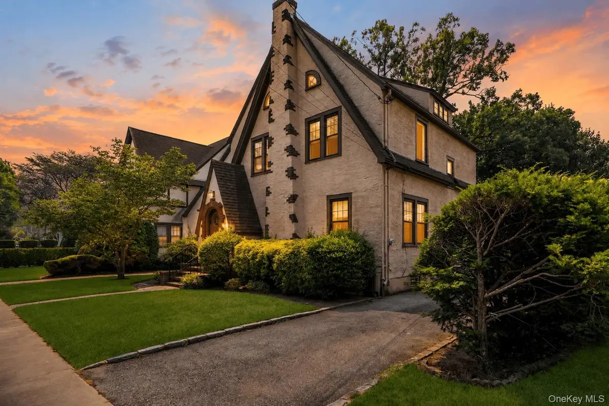 53 Coolidge Street, Malverne, NY 11565 - #1
