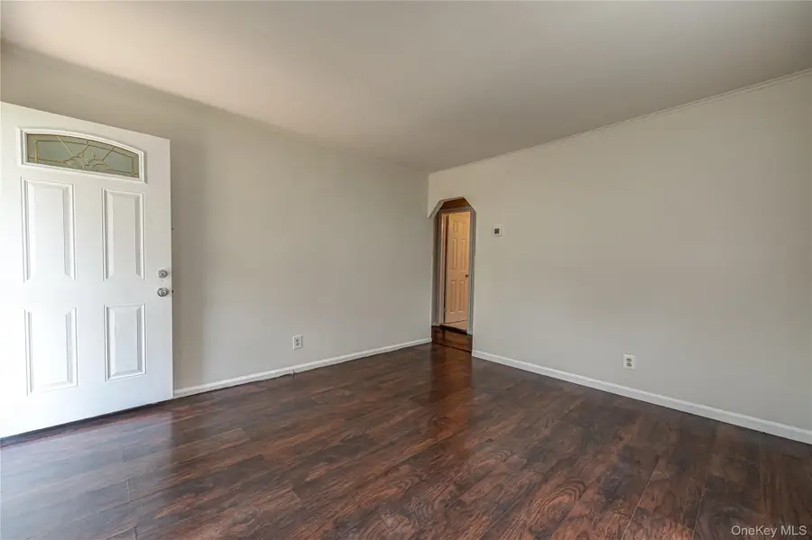 123 Cherubina Lane, North Babylon, NY 11703 - #3