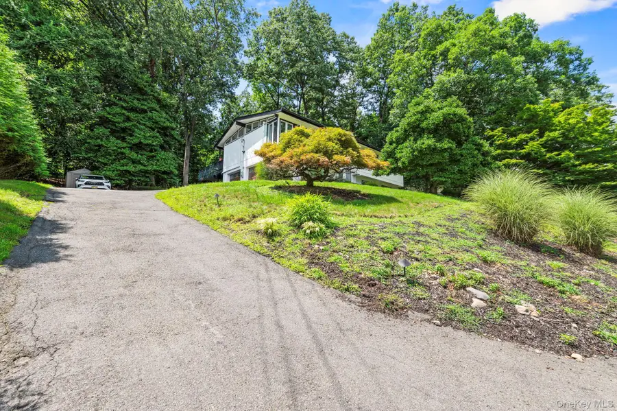 25 Ackerman Avenue, Airmont, NY 10901 - #2