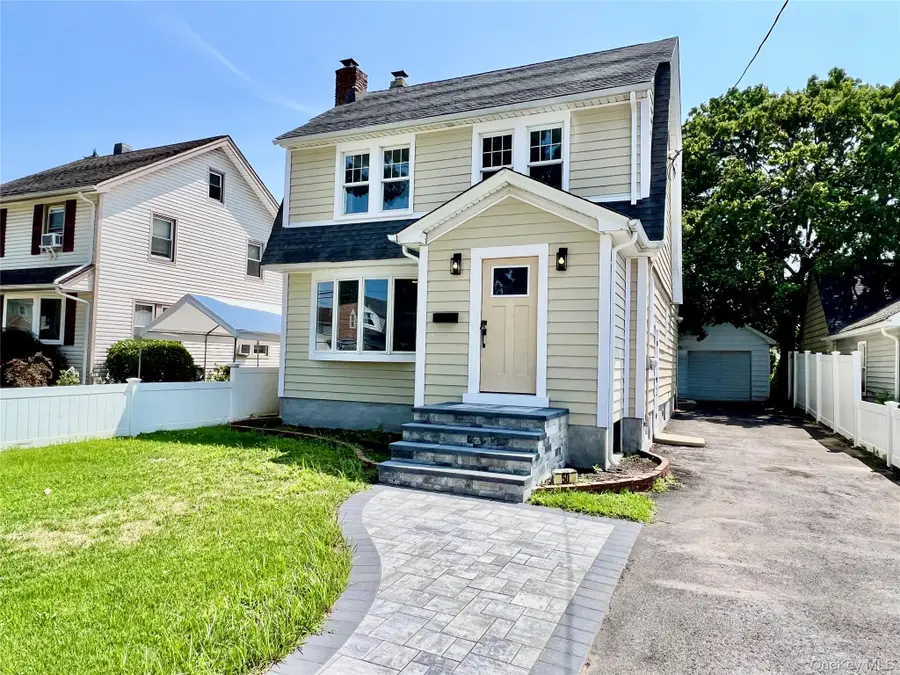 50 E Saint Marks Place, Valley Stream, NY 11580 - #2