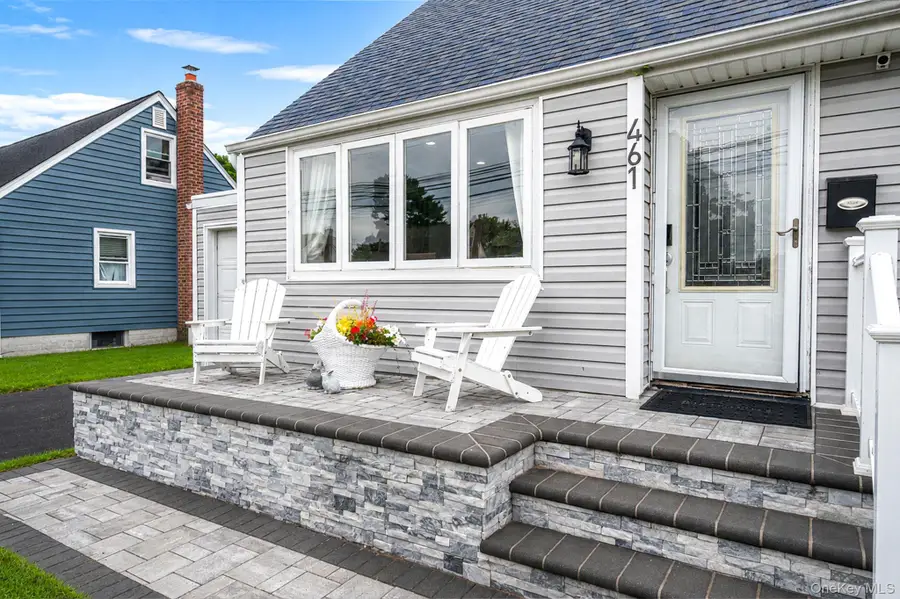 461 18th Street, West Babylon, NY 11704 - #2