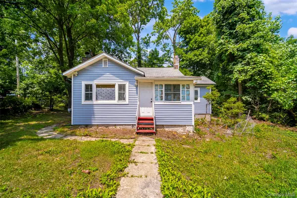18 Paradise Trail, Monroe, NY 10950