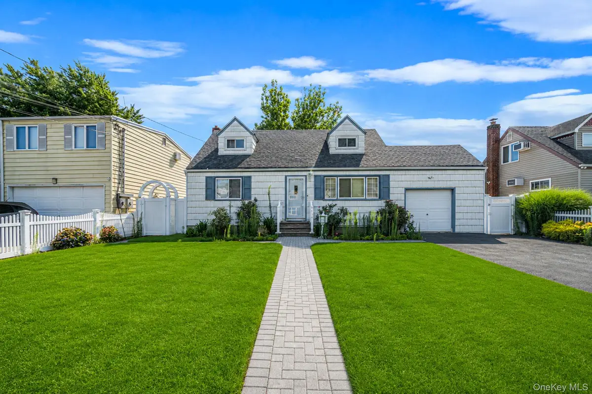 1030 N Fulton Avenue, Lindenhurst, NY 11757 - #1