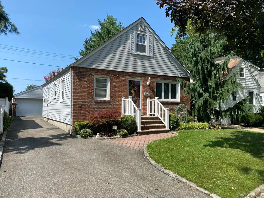 98 Albertson Place, Mineola, NY 11501 - #2