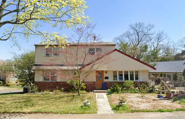 21 Glamford Avenue, Port Washington, NY 11050