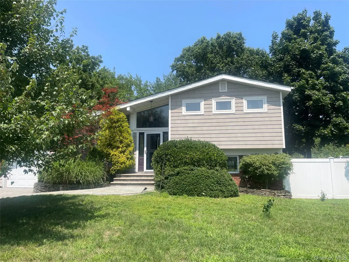 11 Sandalwood Drive, Smithtown, NY 11787 - #1