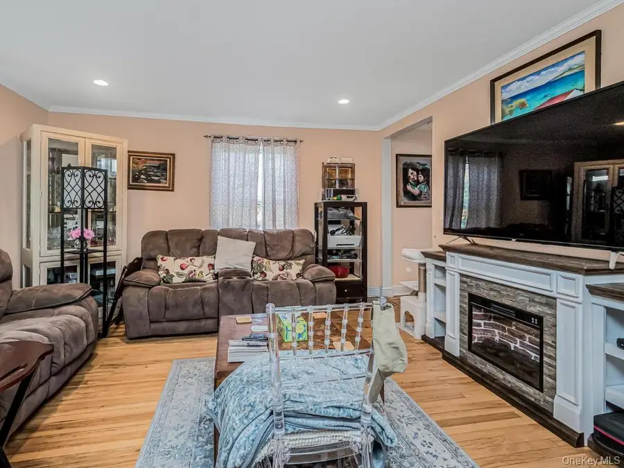 29 S Washington Avenue, Hartsdale, NY 10530 - #3