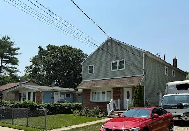 195 Garden Street, Westbury, NY 11590 - #2