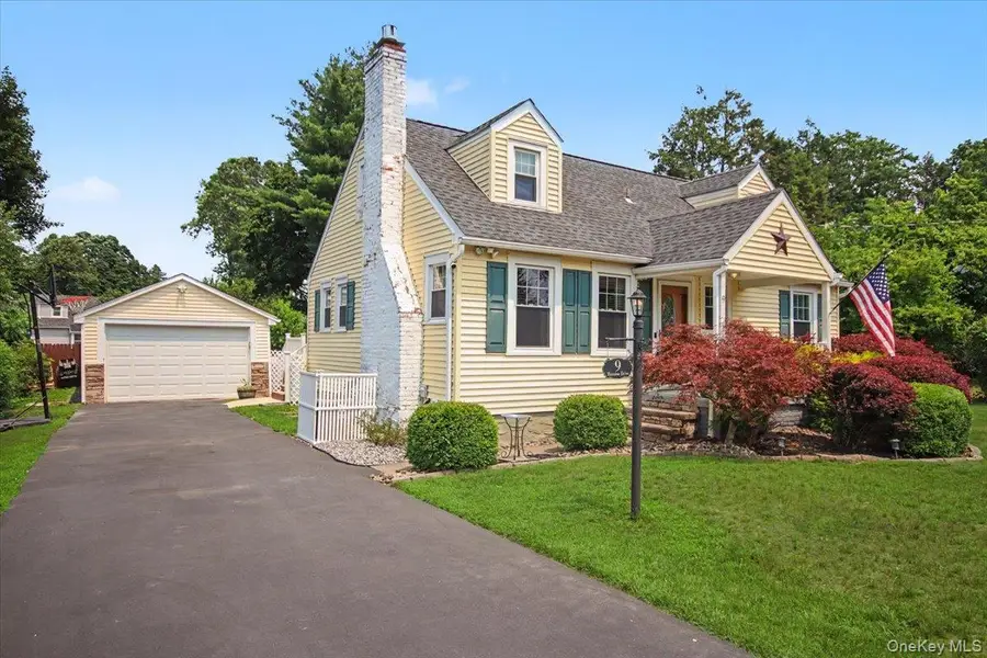 9 Mansion Drive, Hyde Park, NY 12538 - #2