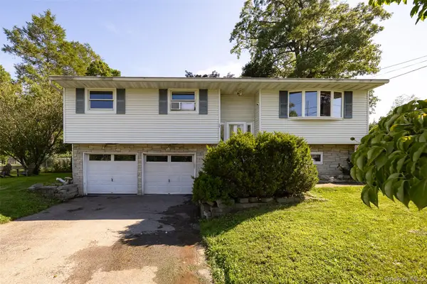 17 Ricky Lane, Poughkeepsie, NY 12601