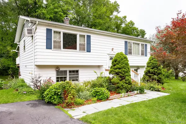 28 Robert Lane, Wappingers Falls, NY 12590