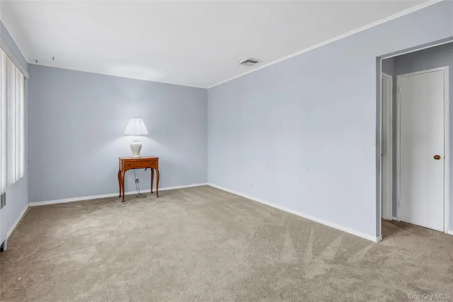 29 Westbury Avenue, Plainview, NY 11803 - #2