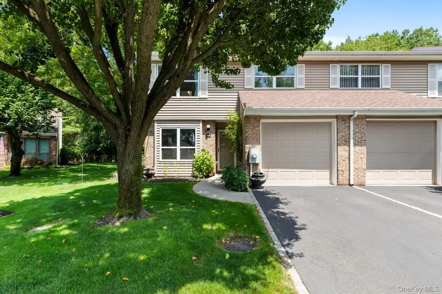 300 Pond View Lane, Smithtown, NY 11787 - #2