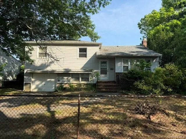 187 Thomas Powell Boulevard, Farmingdale, NY 11735 - #1
