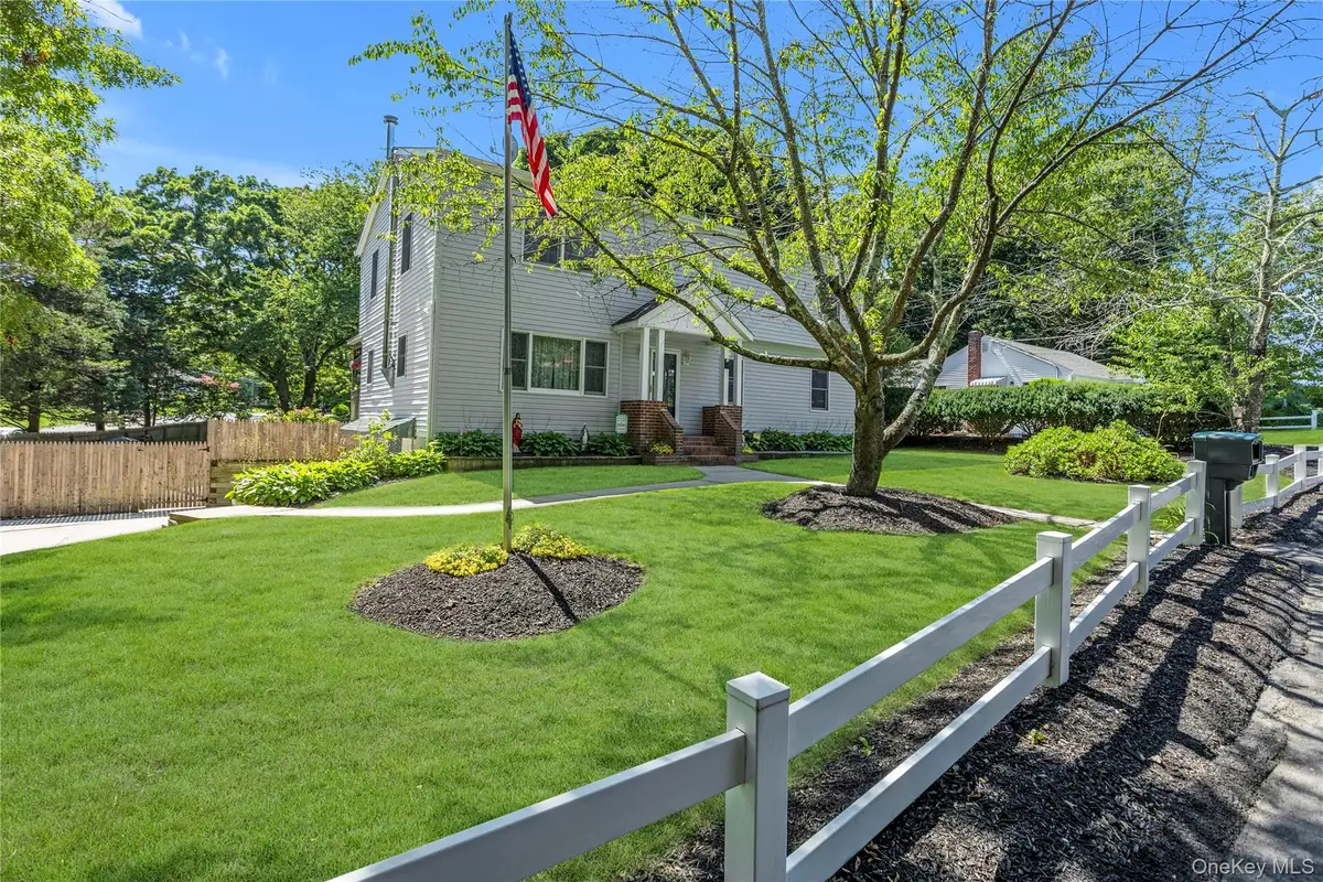 6 Giant Oak Road, Ridge, NY 11961 - #1